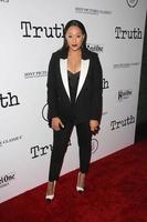 los angeles, 5 de outubro - tia mowry na exibição da indústria da verdade no teatro samuel goldwyn em 5 de outubro de 2015 em beverly hills, ca foto