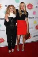 los angeles, 21 de agosto - natasha lyonne, chloe sevigny na estreia antibirth los angeles no cinema cinefamily em 21 de agosto de 2016 em los angeles, ca foto