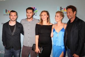 los angeles, 16 de junho - aquarius cast, gethin anthony, grey damon, michaela mcmanus, claire holt, david duchovny na estreia da segunda temporada de aquarius chegando ao paley center for media em 16 de junho de 2016 em beverly hills, ca foto