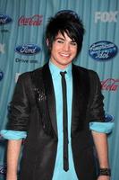 Adam Lambert chegando na festa do American idol Top 13 em Los Angeles, CA em 5 de março de 2009 foto