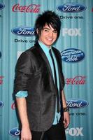 Adam Lambert chegando na festa do American idol Top 13 em Los Angeles, CA em 5 de março de 2009 foto