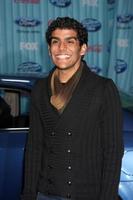 jorge nunez chegando na festa american idol top 13 na area em los angeles, ca em 5 de março de 2009 foto