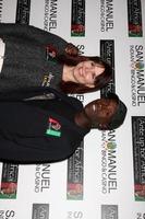 annie duke e don cheadle chegando ao 2º anual ante up for africa poker tournament san manuel indian bingo and casino highland, ca 29 de outubro de 2009 foto