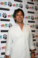 ray romano chegando ao ante up for africa poker tournament no 2008 world series of poker, no rio all-suite hotel and casino em las vegas, nv 2 de julho de 2008 2008 kathy hutchins hutchins photo foto