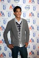 dev patel chegando na 15ª festa anual da temporada de premiação do bafta la s no beverly hills hotel, em beverly hills, ca em 10 de janeiro de 2009 ©2008 kathy hutchins hutchins photo foto