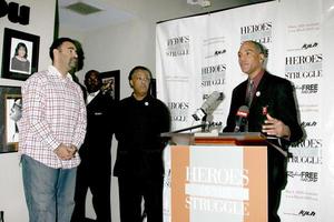 danny blakewell, jr hill harper, rev al sharpton e phill wilson coletiva de imprensa do black aids instituto kjlh ingelwood, ca 7 de fevereiro de 2008 ©2008 kathy hutchins foto de hutchins