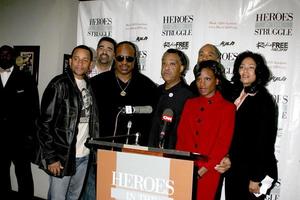 Hill Harper, Danny Blakewell Jr, Stevie Wonder, Rev Al Sharpton, Phill Wilson, Representante da Potter House e Adai Lamar Coletiva de Imprensa do Black AIDS Institute kjlh Ingelwood, CA 7 de fevereiro de 2008 foto