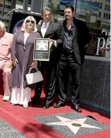 christian gudegast e seus pais dale e eric braeden eric braeden recebe uma estrela na calçada da fama de hollywood los angeles, ca 20 de julho de 2007 ©2007 kathy hutchins foto de hutchins