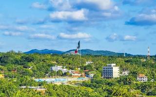 bela cidade e paisagem marítima panorama e vista puerto escondido méxico. foto