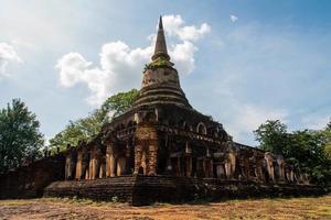 wat chang lom no parque histórico srisatchanalai em sukhothai pro foto