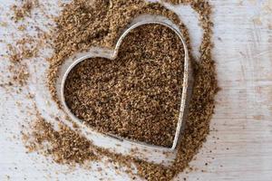 tempero garam masala em forma de coração foto