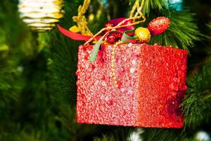 fundo da árvore de natal para festival, natal e feliz ano novo. evento de troca de presentes de feriado com cópia foto