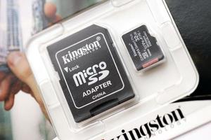 ternopil, ucrânia - 5 de julho de 2022 kingston micro sd 32gb canvas select plus memory flash card montado em taiwan sob a kingston technology corporation foto