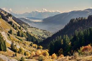 outono paisagem montanhosa nos Alpes franceses