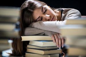 visão de estudante dormindo foto