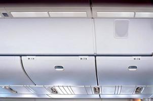interior de aeronave comercial foto