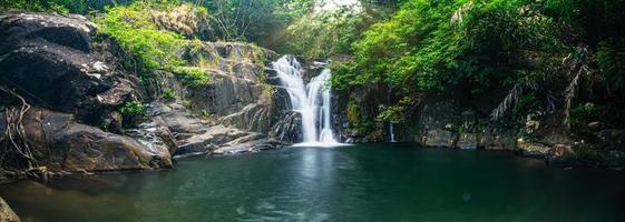 cachoeira khlong pla kang na tailândia foto