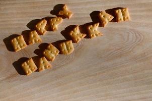 Feliz Hanukkah. monte de letras comestíveis foto