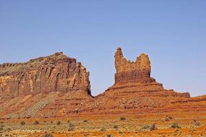 montanha geológica de rocha vermelha no deserto do arizona foto