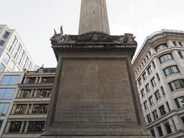 monumento em londres foto