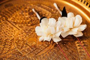 flor de sândalo funeral em comemoração tradicional asiática tailandesa na cultura budista foto
