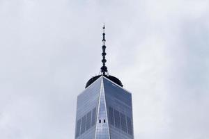 cidade de nova york, ny, 2020 - topo do one world trade center foto