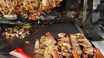 tradicional deliciosa comida turca oltu cag kebab grelhado doner da cozinha erzurum foto