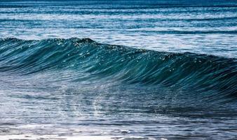 ondas do oceano azul foto