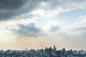 vista da cidade moderna de bangkok, tailândia foto