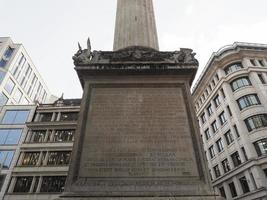 monumento em londres foto