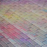 lajes de pavimentação multicoloridas, revestidas a pó com cores secas no festival holi foto