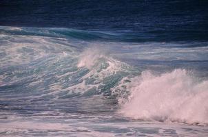 o oceano atlântico nas ilhas canárias foto