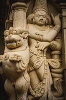 bela arquitetura pallava e esculturas exclusivas no templo kanchipuram kailasanathar, o mais antigo templo hindu em kanchipuram, tamil nadu - os melhores sítios arqueológicos do sul da índia foto