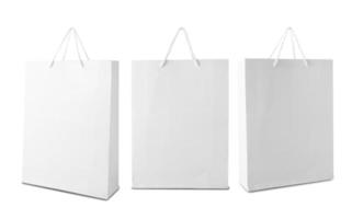 conjunto de saco de compras branco isolado no fundo branco com traçado de recorte foto