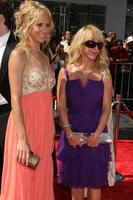 jennifer e cindy landon chegando ao daytime emmys 2008 no kodak theater em hollywood, ca em 20 de junho de 2008 foto