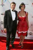 Grant Show e Lana Parrilla chegando ao Alma Awards em Pasadena, Califórnia, em 17 de agosto de 2008 foto