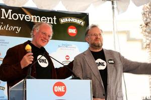 jerry greenfield e ben cohen da conferência de imprensa de ben e jerry s ben e jerry apoiando o one burbank, ca 7 de abril de 2008 foto