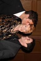 christian leblanc, jeanne cooper e david lago chegando ao prêmio de excelência em entretenimento e mídia aftra amees no hotel biltmore em los angeles, ca em 9 de março de 2009 foto