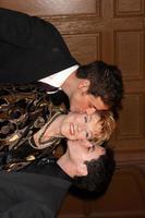 christian leblanc, jeanne cooper e david lago chegando ao prêmio de excelência em entretenimento e mídia aftra amees no hotel biltmore em los angeles, ca em 9 de março de 2009 foto