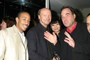 chris ludacris pontes paul haggis oliver queda de pedra após a celebração do oscar los angeles, ca 6 de março de 2006 foto