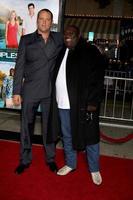 vince vaughn e faizon love chegando ao retiro de casais estréia no teatro mann's village westwood, ca 5 de outubro de 2009 foto