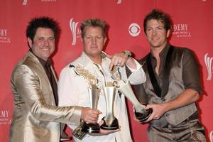 Rascal Flatts na sala de imprensa do 44º Academy of Country Music Awards na MGM Grand Arena em Las Vegas, Nevada, em 5 de abril de 2009 foto