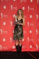 taylor swift na sala de imprensa do 44º prêmio da academia de música country na mgm grand arena em las vegas, nv, em 5 de abril de 2009 foto