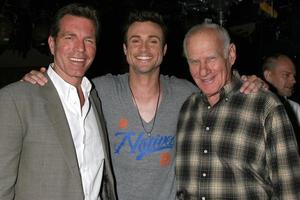 peter bergman, daniel goddard e michael fairman no set de jovens e inquietos comemorando o 80º aniversário de jeanne cooper em los angeles, ca em 24 de outubro de 2008 foto