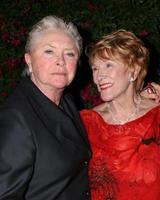 susan flannery, jeanne cooper e collin bernsen em uma festa privada de aniversário de 80 anos para jeanne cooper oferecida por lee bell em sua casa em beverly hills, ca em 23 de outubro de 2008 foto