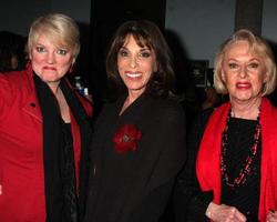 los angeles, 18 de fevereiro - alison arngrim, kate linder, tippi hedren no vday, performance de monólogos de vagaina no barnsdall gallery theater em 18 de fevereiro de 2011 em los angeles, ca foto