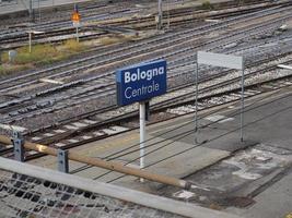 estação ferroviária central de bolonha foto