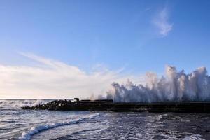 o oceano atlântico nas ilhas canárias foto