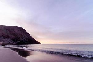 praia abandonada foto