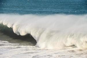 enormes ondas do mar foto